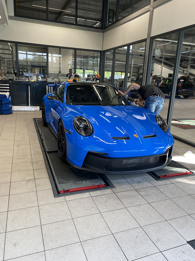 porsche gt3 roze blauw taycan ppf pu